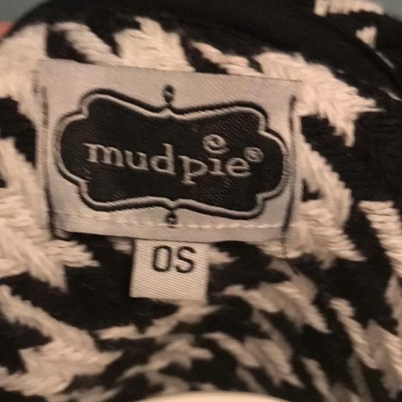 Mudpie Holden Houndstooth blanket vest black white - Picture 7 of 8